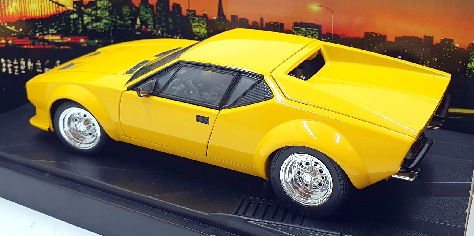 Hot Wheels 1/18 scale Diecast 27809 - DeTomaso Pantera - Yellow | eBay