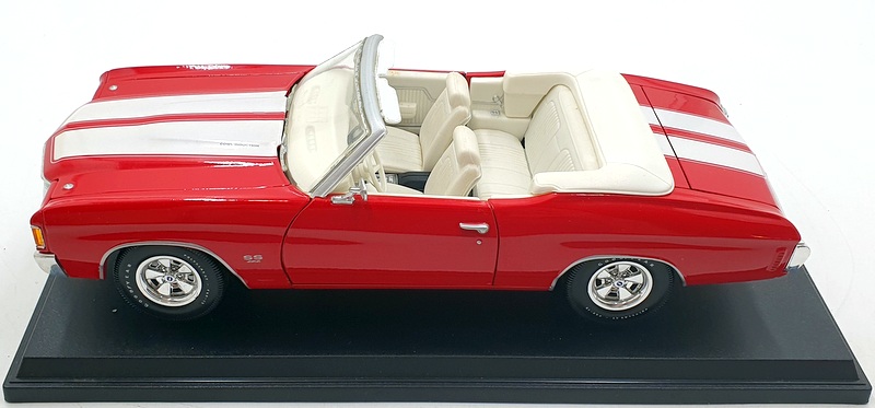 Maisto 1/18 Scale Diecast 31892 1972 Chevrolet Chevelle SS454