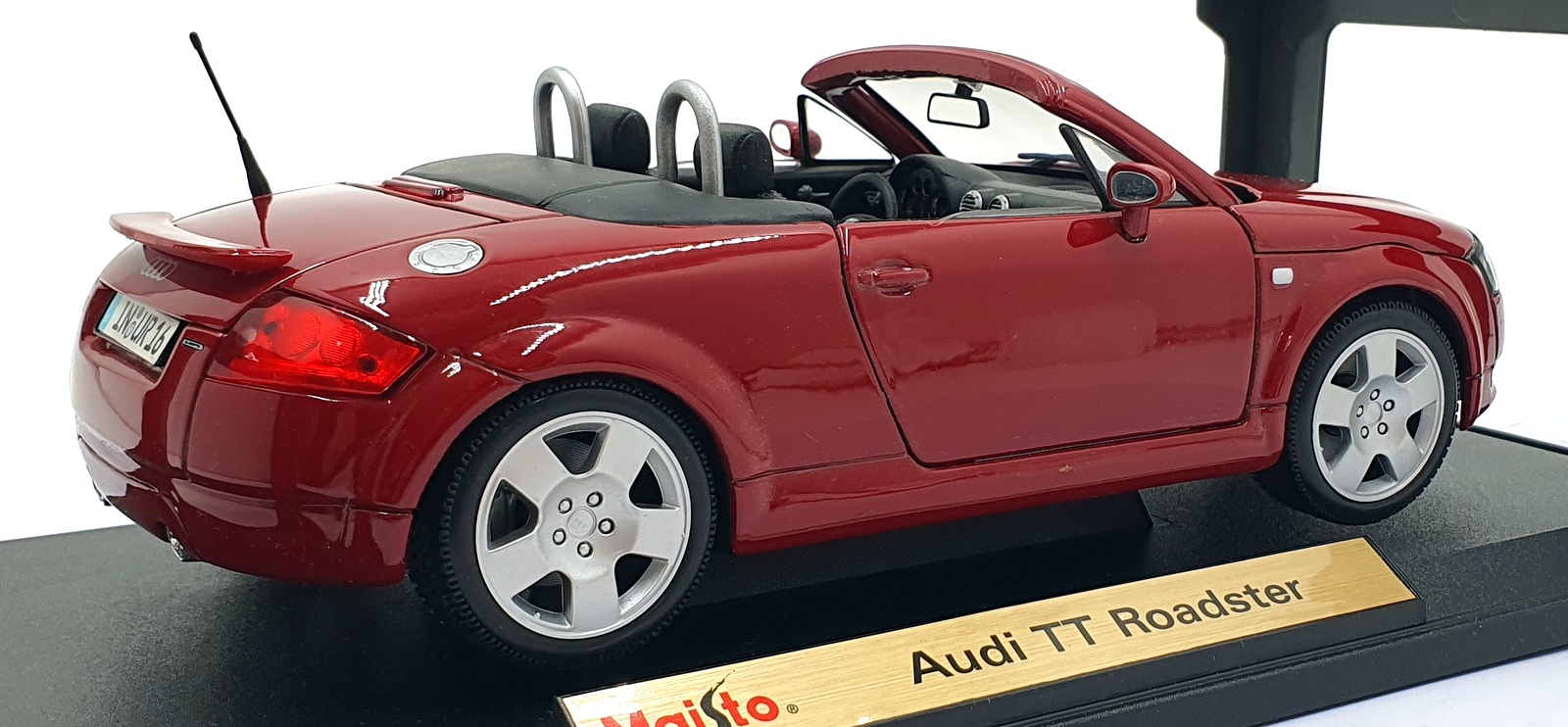 Maisto 1/18 Scale Diecast 31878 - Audi TT Roadster - Dark Red