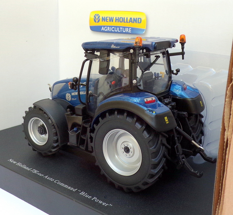 Universal Hobbies 1/32 Scale Tractor UH6207 - New Holland T5.140 - Blue
