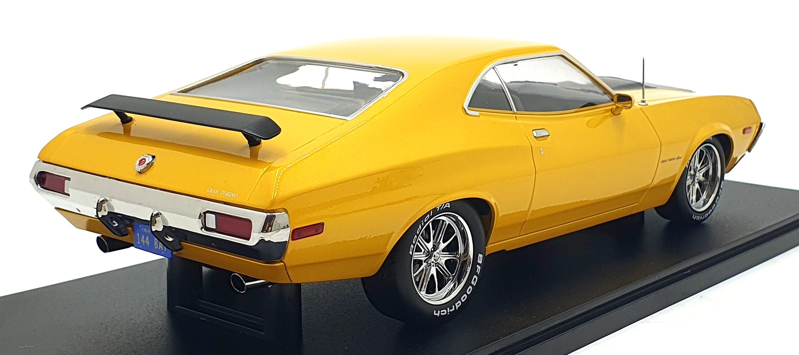 IXO 1/18 Scale 18CMC186.22 Ford Grant Torino Sport 2-Door 1972