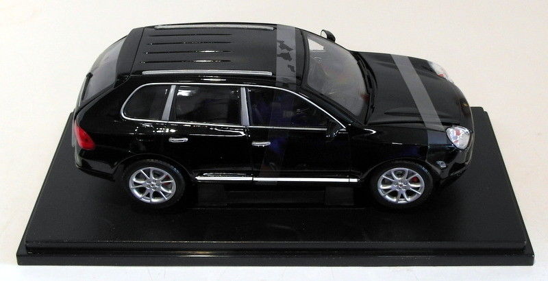 Welly Models 1/18 Scale Diecast 12529W - Porsche Cayenne Turbo - Black Welly Models 1/18 Scale Diecast 12529W - Porsche Cayenne Turbo - Black