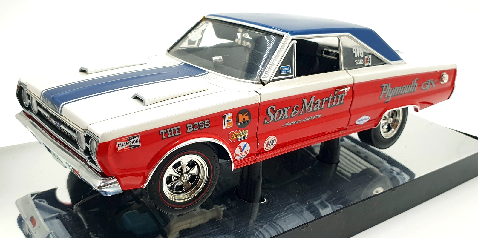 Highway 61 1/18 Scale 50026 - 1967 Plymouth Superstock 440 GTX Sox