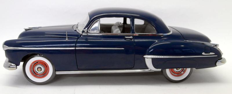 Ertl 1/18 Scale Diecast 33765 - 1950 Oldsmobile 88 - Dark Blue Ertl 1/18 Scale Diecast 33765 - 1950 Oldsmobile 88 - Dark Blue