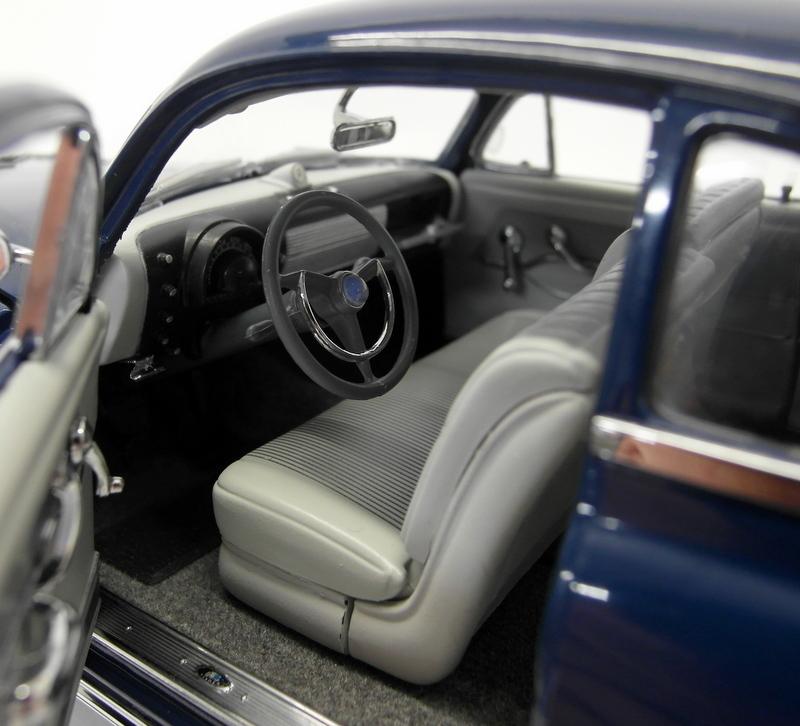 Ertl 1/18 Scale Diecast 33765 - 1950 Oldsmobile 88 - Dark Blue Ertl 1/18 Scale Diecast 33765 - 1950 Oldsmobile 88 - Dark Blue