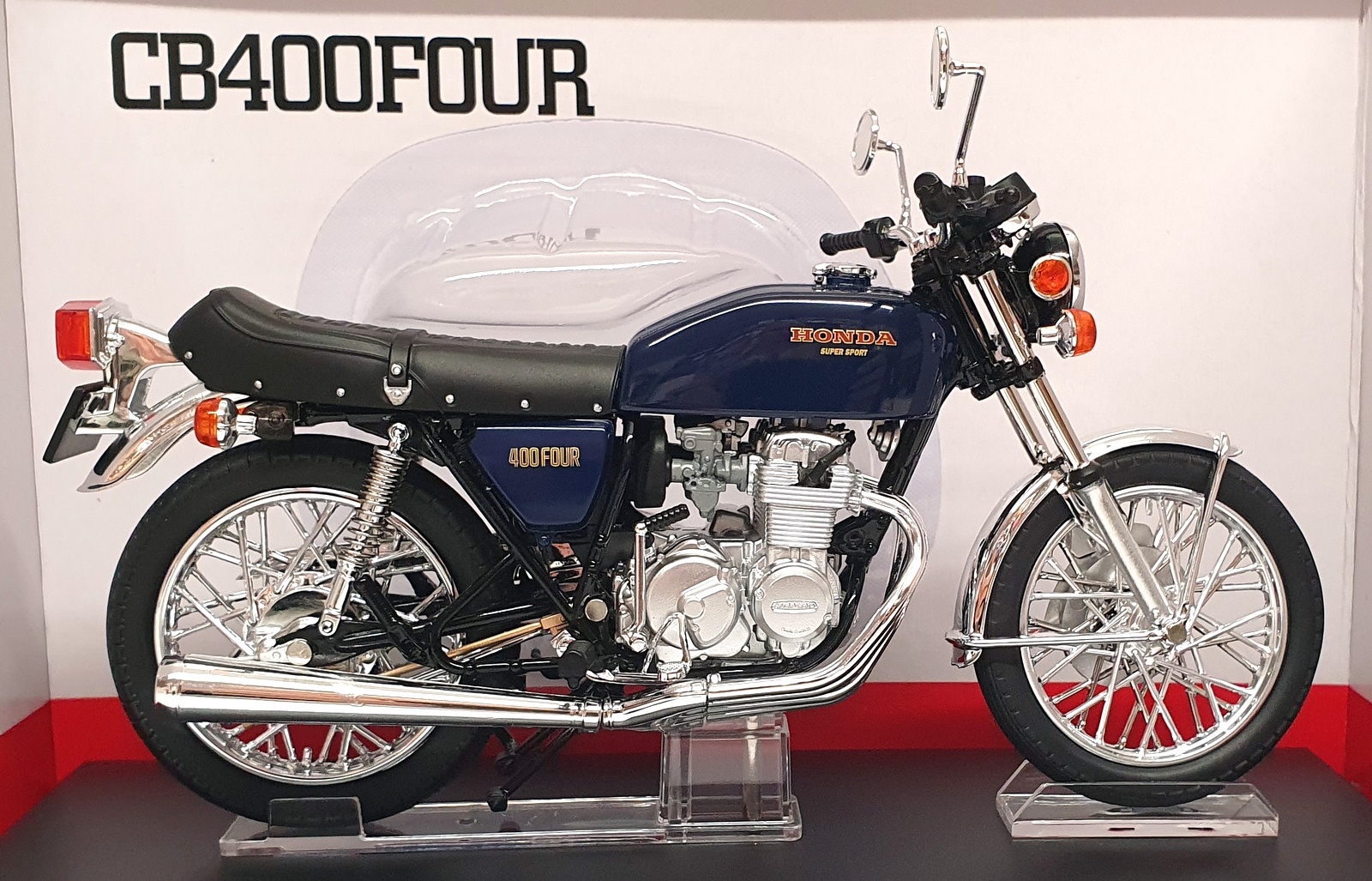 Aoshima 1/12 Scale 11175-4200 - Honda CB400Four Motorcycle - Met. Blue Aoshima 1/12 Scale 11175-4200 - Honda CB400Four Motorcycle - Met. Blue