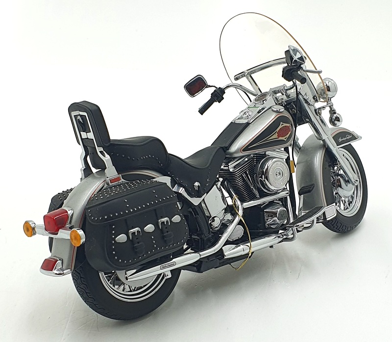 Franklin Mint 1/10 Scale B11YZ87 - The Harley-Davidson Heritage Softail Classic