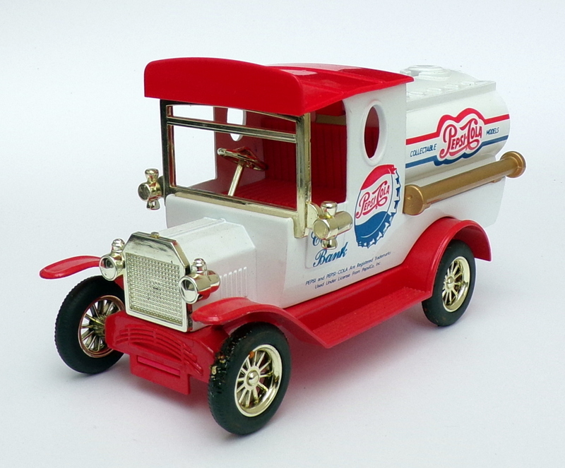 Golden Wheel 16cm Long Diecast 32404 - Model Truck Coin Bank & Key - Pepsi Cola