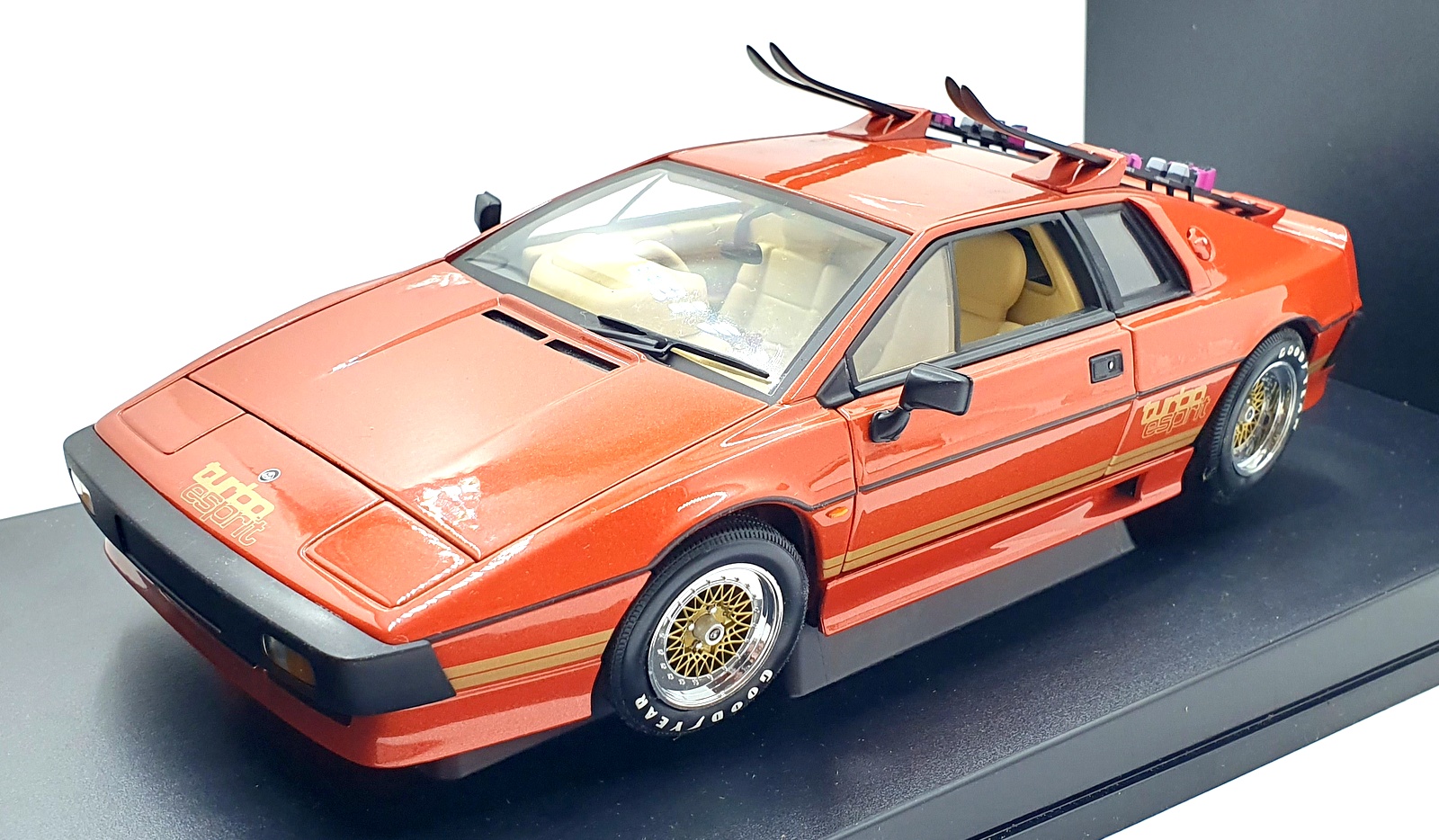 Autoart 1/18 Scale 70060 Lotus Esprit Turbo 007 James Bond For