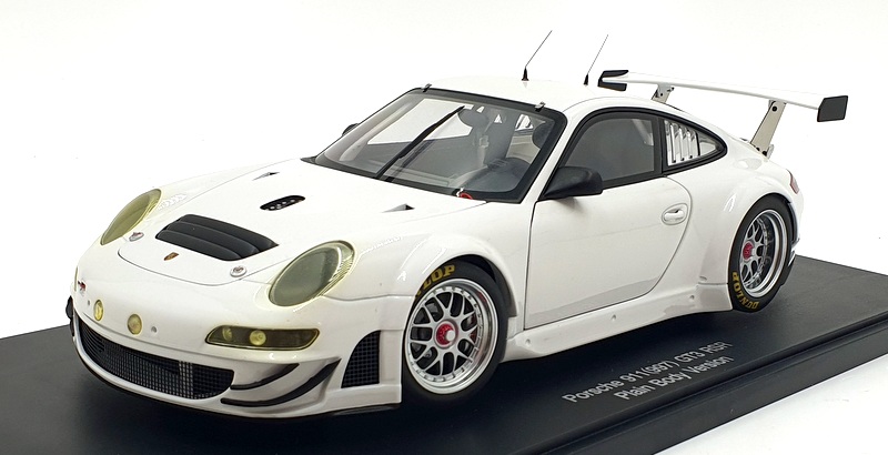 Autoart 1/18 Scale Diecast 80973 Porsche 911 (997) GT3 RSR 2009