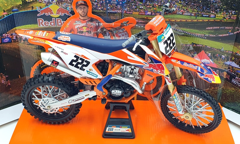 NewRay 1/6 Scale 49673 - RB KTM 450 SX-F Motorbike #222 T.Cairoli - Orange/Blue