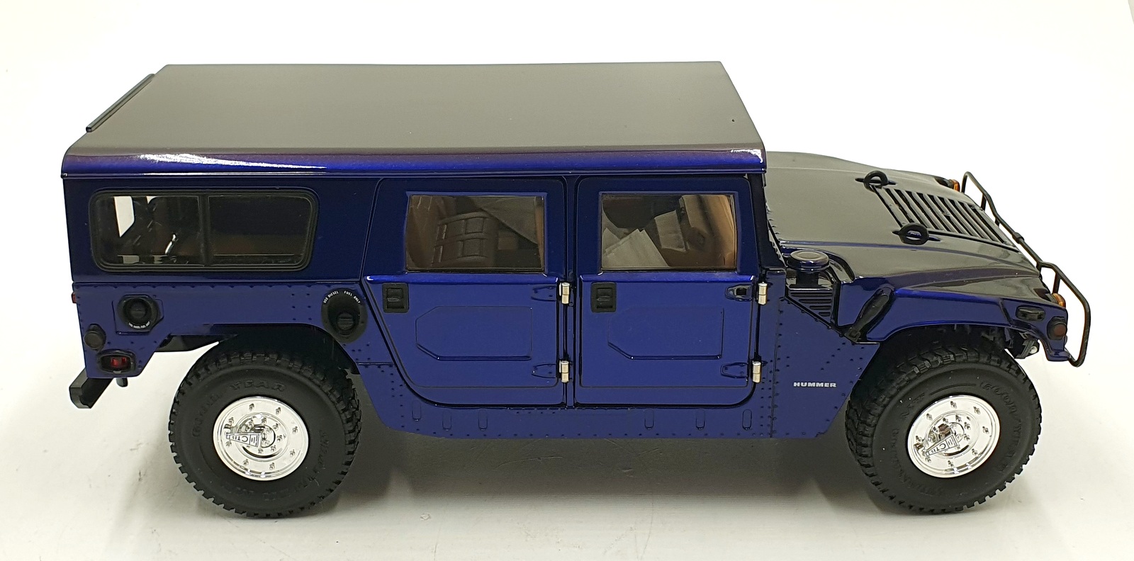 Exoto 1/18 Scale Diecast DC24124L - Hummer Humvee - Standox Purple Exoto 1/18 Scale Diecast DC24124L - Hummer Humvee - Standox Purple