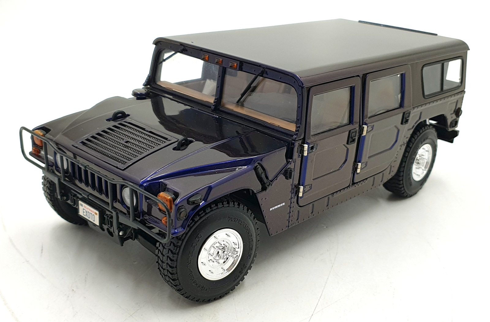 Exoto 1/18 Scale Diecast DC24124L - Hummer Humvee - Standox Purple Exoto 1/18 Scale Diecast DC24124L - Hummer Humvee - Standox Purple