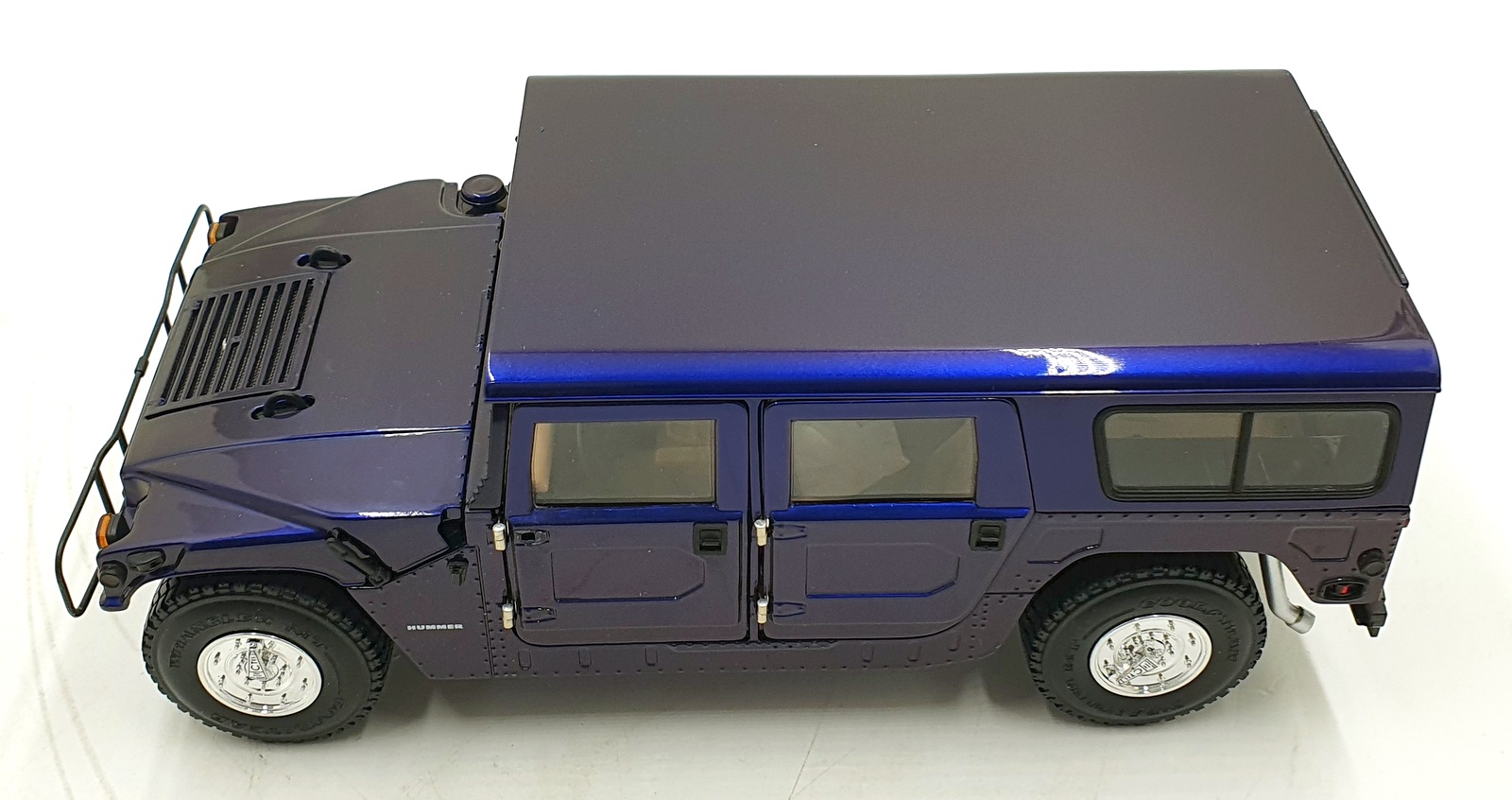 Exoto 1/18 Scale Diecast DC24124L - Hummer Humvee - Standox Purple Exoto 1/18 Scale Diecast DC24124L - Hummer Humvee - Standox Purple