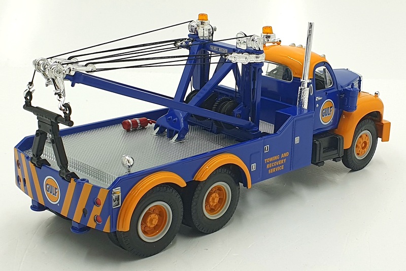 First Gear 1/34 Scale 19-2958 - 1960 Mack B-61 Tow Truck - Gulf Towing