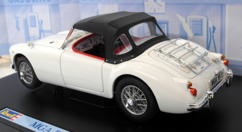 Revell 1/18 Scale Diecast - 08447 MG MGA Roadster Softtop White