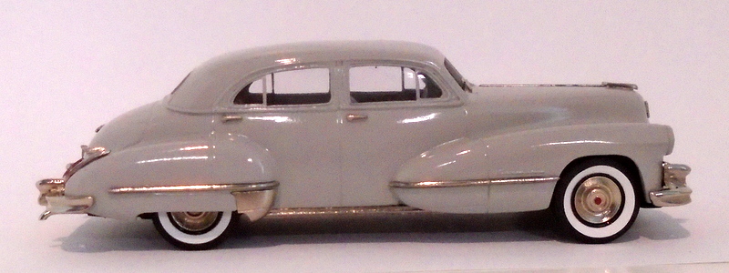 BROOKLIN 1/43EME BRK105 Cadillac Lotus Cream / Madeira Maroon 1947 Red