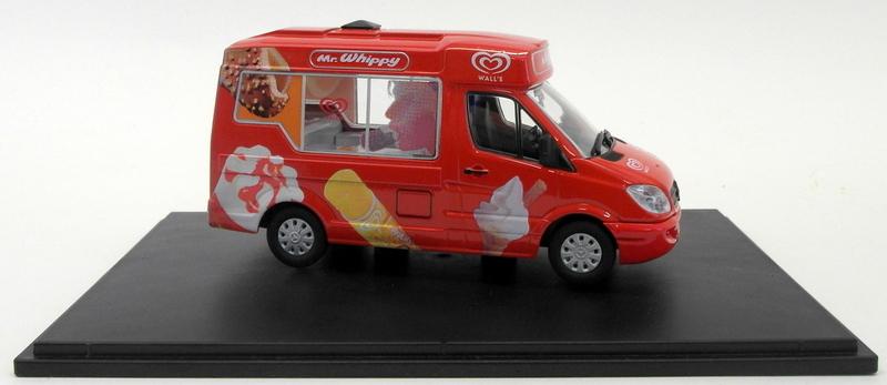 Oxford Diecast 1/43 Scale WM001 - Mondial Ice Cream Van - Mr Whippy