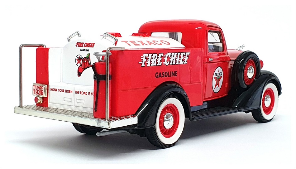 Liberty Speccast 1/25 Scale 72060 - 1936 Dodge Fire Chief Tanker 