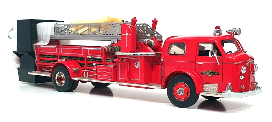 Franklin Mint 1/32 Scale R21TF73 - American La France Series 700 Fire Engine Red