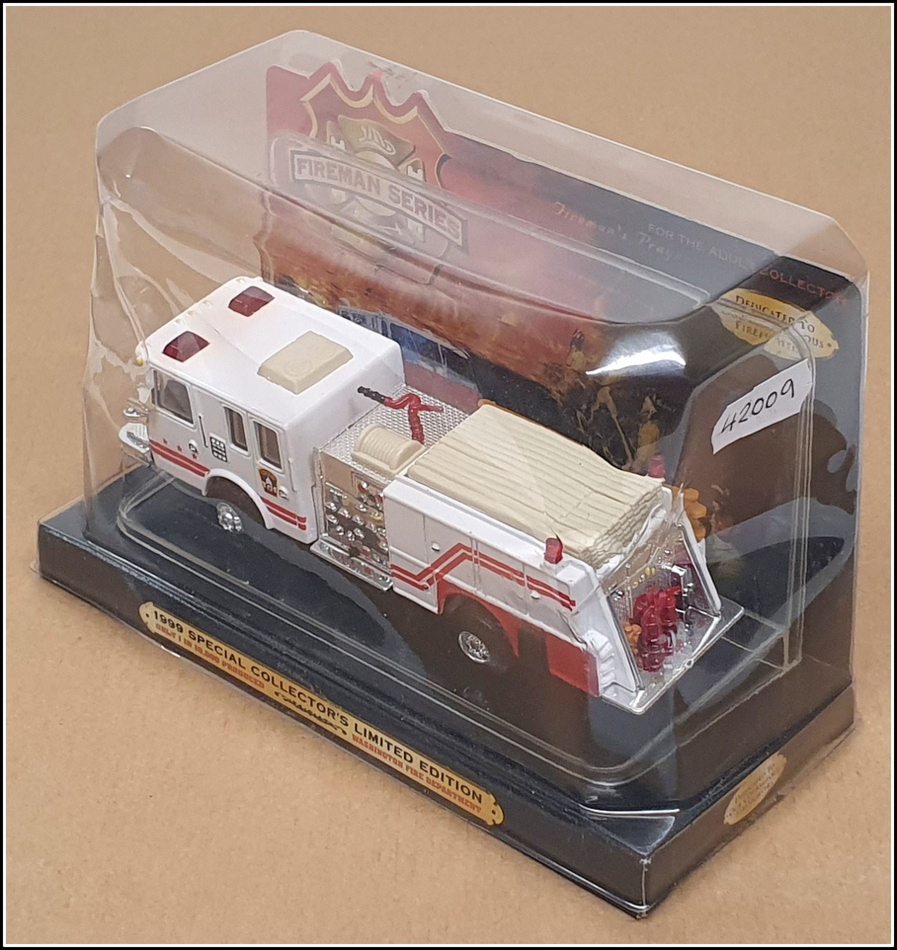 Road Champs 14cm Long 42009 - Washington Fire Engine Truck - White/Red