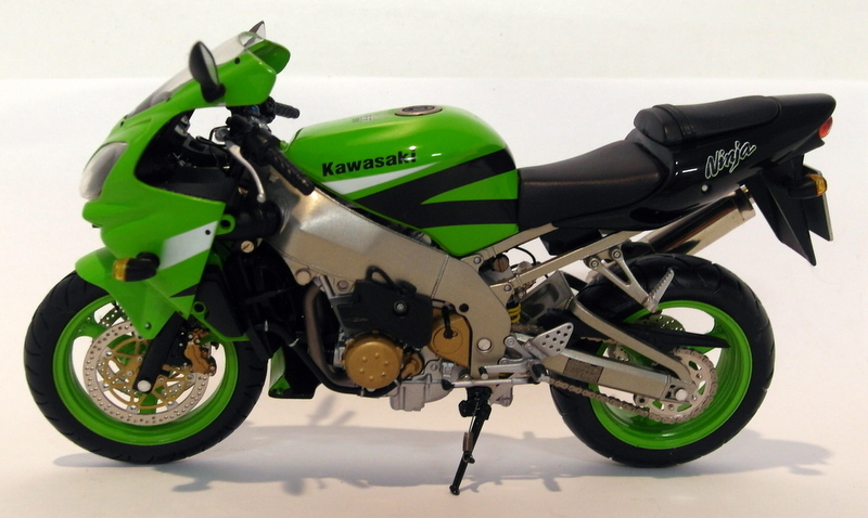 Minichamps 1/12 Scale diecast 122 164200 Kawasaki Ninja ZX-9R Green Minichamps 1/12 Scale diecast 122 164200 Kawasaki Ninja ZX-9R Green
