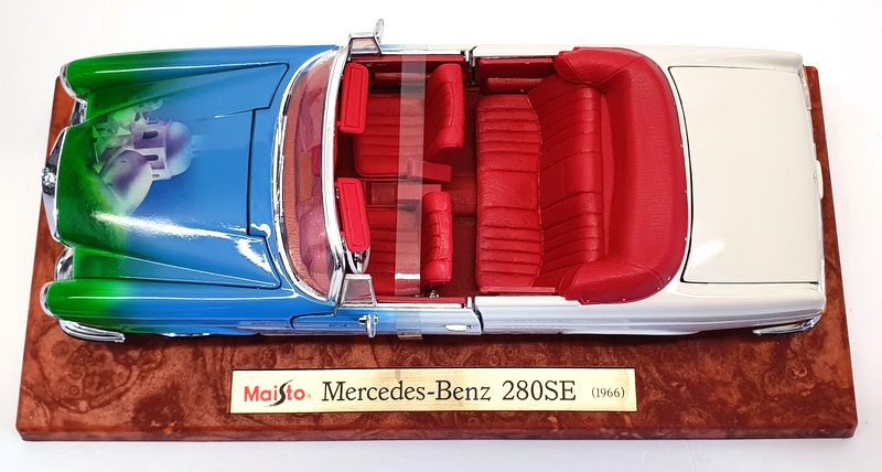 Maisto 1/18 Scale Model Car 31811 - 1966 Mercedes Benz 280SE