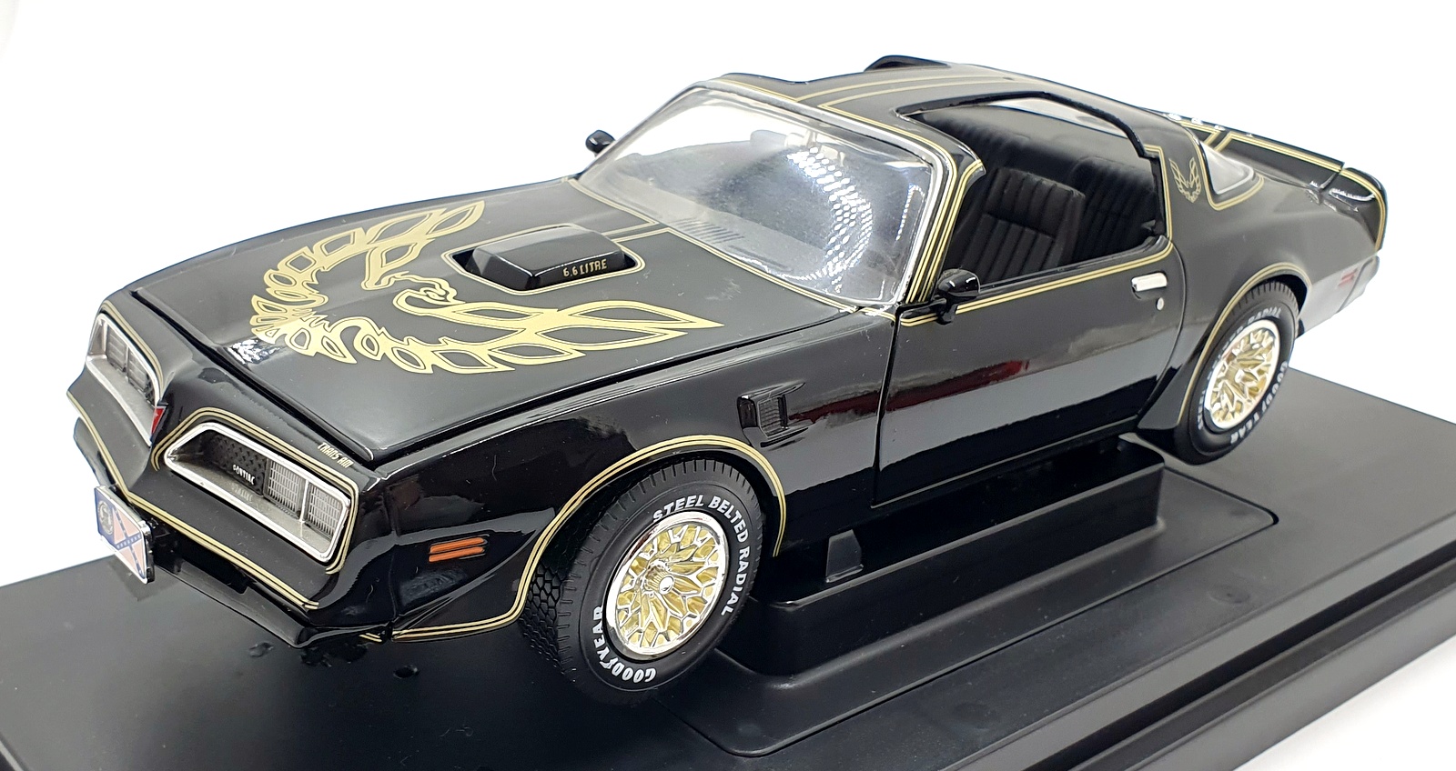 DIGICA BLACK BANDIT 1/2スケール Joyride 1/18 Scale Diecast 33121 - Smokey and the Bandit Bandit's