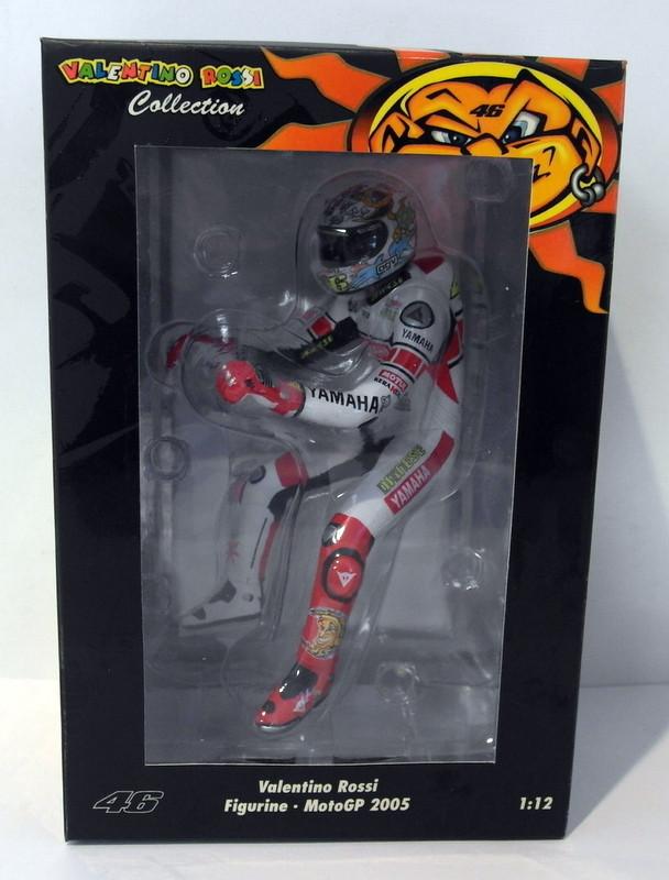 Minichamps 1/12 Scale Diecast - 312 050086 Valentino Rossi Sitting Moto GP 2005