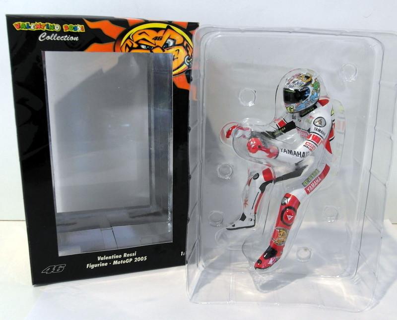 Minichamps 1/12 Scale Diecast - 312 050086 Valentino Rossi Sitting Moto GP 2005