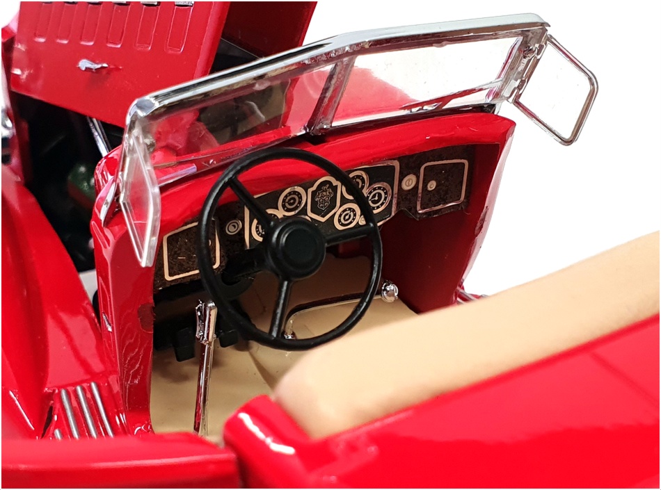 Danbury Mint 1/24 Scale FM15422 - 1934 Packard V-12 Le Baron Speedster - Red Danbury Mint 1/24 Scale FM15422 - 1934 Packard V-12 Le Baron Speedster - Red