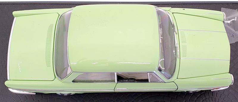 Signature Models 1/18 Scale 18125 - 1962 BMW LS Luxus - Mint