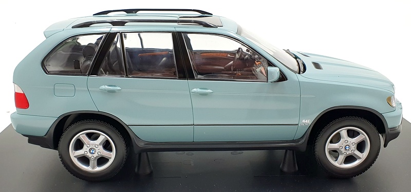 Carson Approx 34cm Long 6623H - BMW X5 - Metallic Green Carson Approx 34cm Long 6623H - BMW X5 - Metallic Green