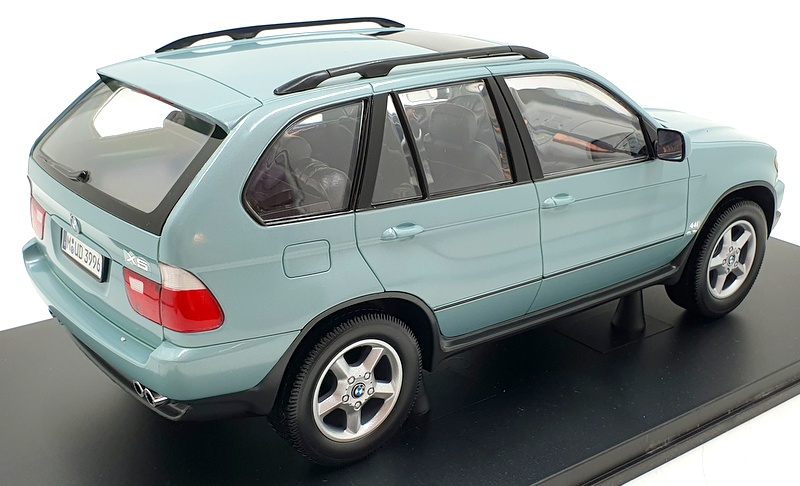 Carson Approx 34cm Long 6623H - BMW X5 - Metallic Green Carson Approx 34cm Long 6623H - BMW X5 - Metallic Green