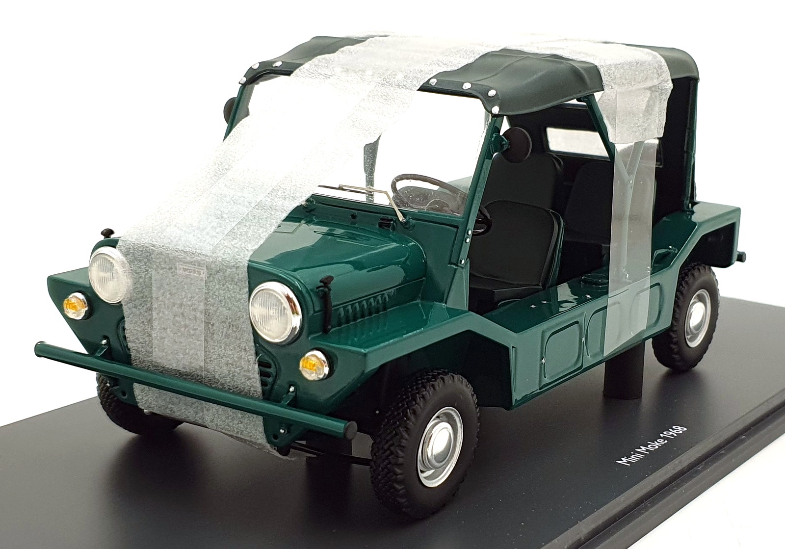 Schuco 1/18 Scale Diecast 18U00167 - 1968 Mini Moke - Green Schuco 1/18 Scale Diecast 18U00167 - 1968 Mini Moke - Green