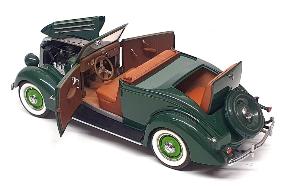 Franklin Mint 1/24 Scale B11XA09 - 1936 Ford Deluxe Cabriolet - Green