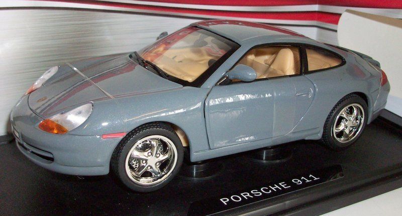未使用❗MOTOR MAX 1999 PORSCHE 911 1:18 Motormax 1999 Porsche 911 (996) Carrera Coupe Grey Metallic