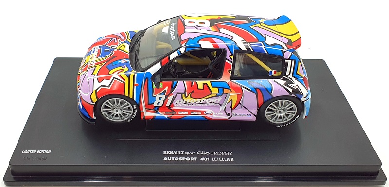 Renault clio v6 / 1:18/ universal hobbies - Collection Renault clio v6 / 1:18/ universal hobbies - Collection