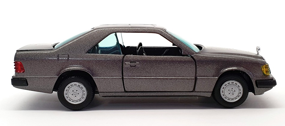 Gama 1/43 Scale Diecast 1168 - Mercedes Benz Coupe 300 CE - Met Bornite