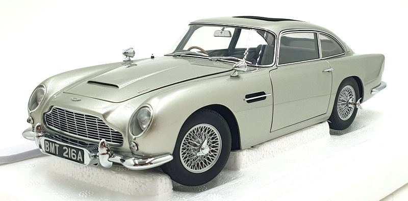 Autoart 1/18 Scale 70296 - Aston Martin DB5 Goldfinger (w/weapons) - Silver