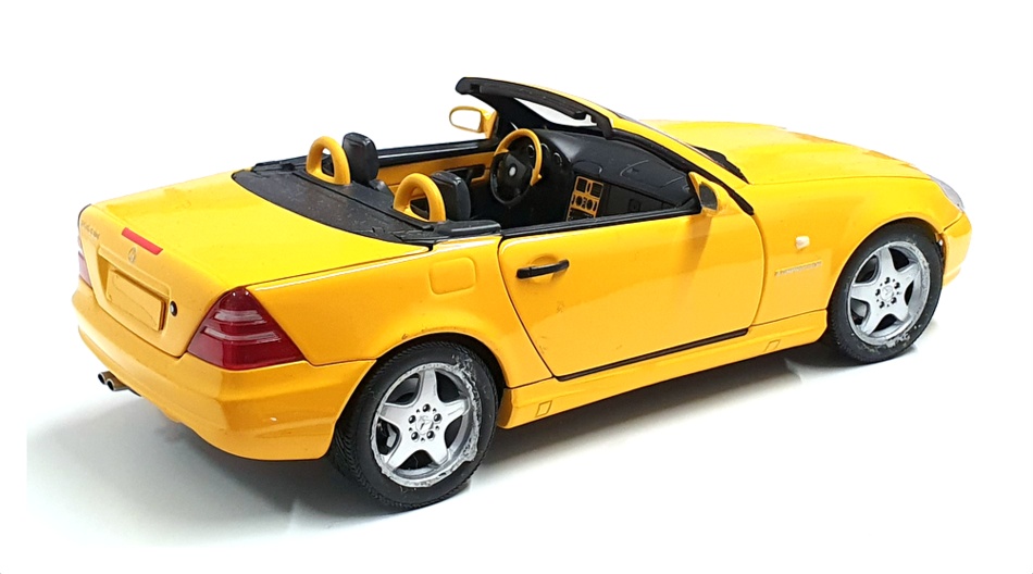 UT Models 1/18 Scale Diecast 18222 - Mercedes Benz SLK AMG - Yellow