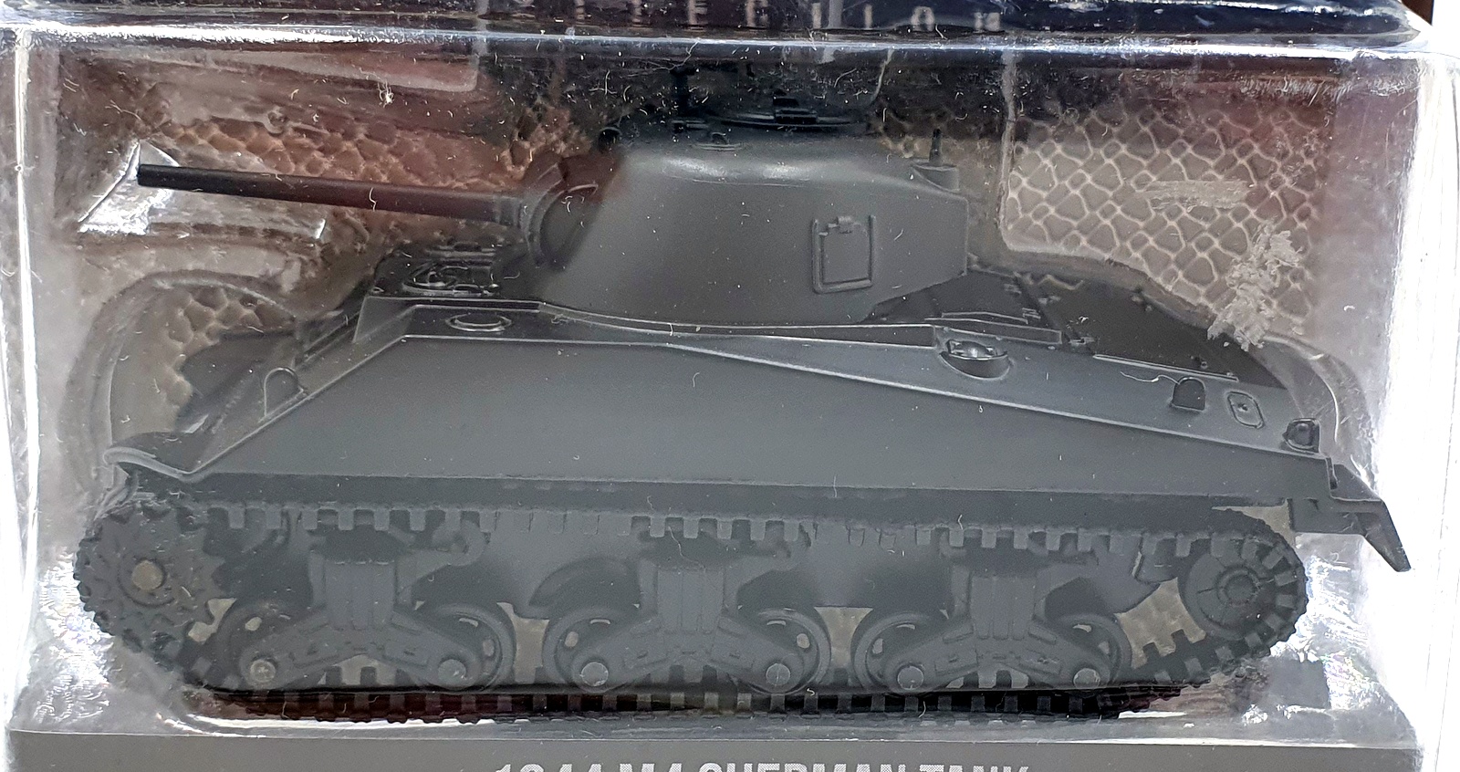 Greenlight 1/64 Scale 28090 - 1944 M4 Sherman Tank - Black Greenlight 1/64 Scale 28090 - 1944 M4 Sherman Tank - Black