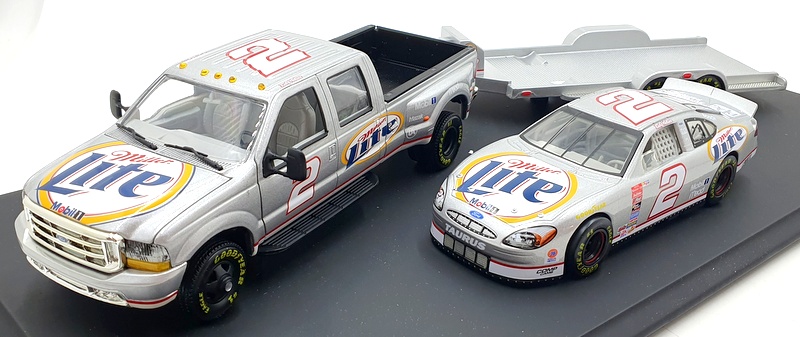 Action 1/24 Scale 400645 Miller Lite Ford #2 Crew Cab NASCAR And Trailer Action 1/24 Scale 400645 Miller Lite Ford #2 Crew Cab NASCAR And Trailer