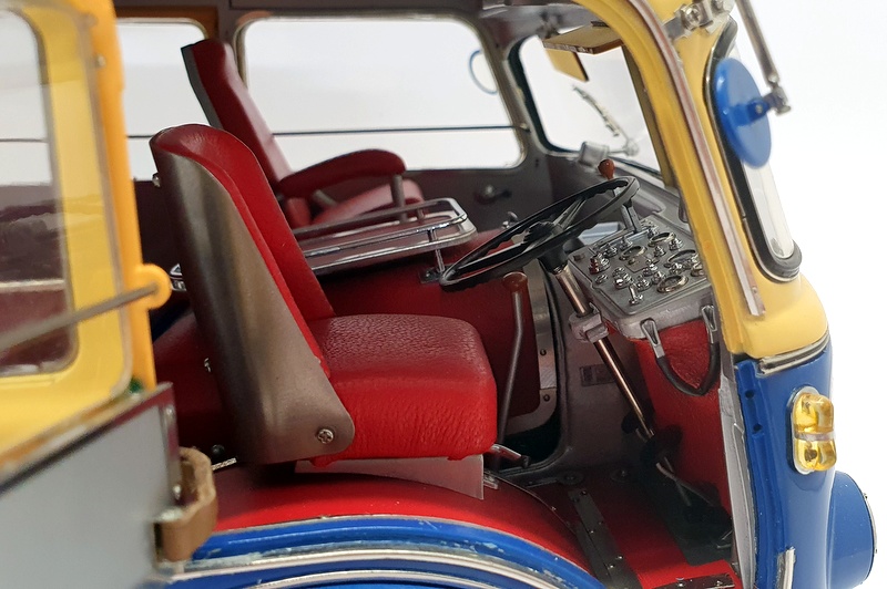 CMC 1/18 Scale M-097 - Maserati Renntransporter Typ Fiat 642 RN2 Bartoletti 1957