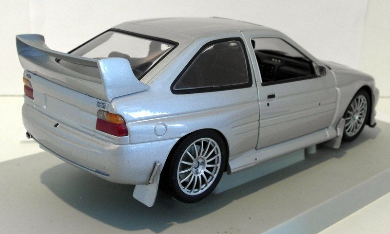 UT MODELS 1/18 - 22706 FORD ESCORT COSWORTH WRC STREET SILVER CAR - SILVER