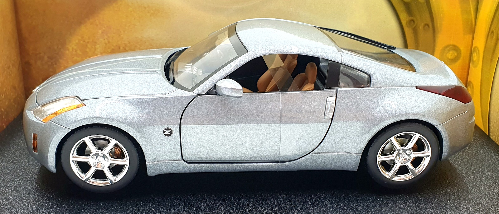 Hot Wheels 1/18 Scale Diecast 56758 - Nissan 350Z - Silver | eBay