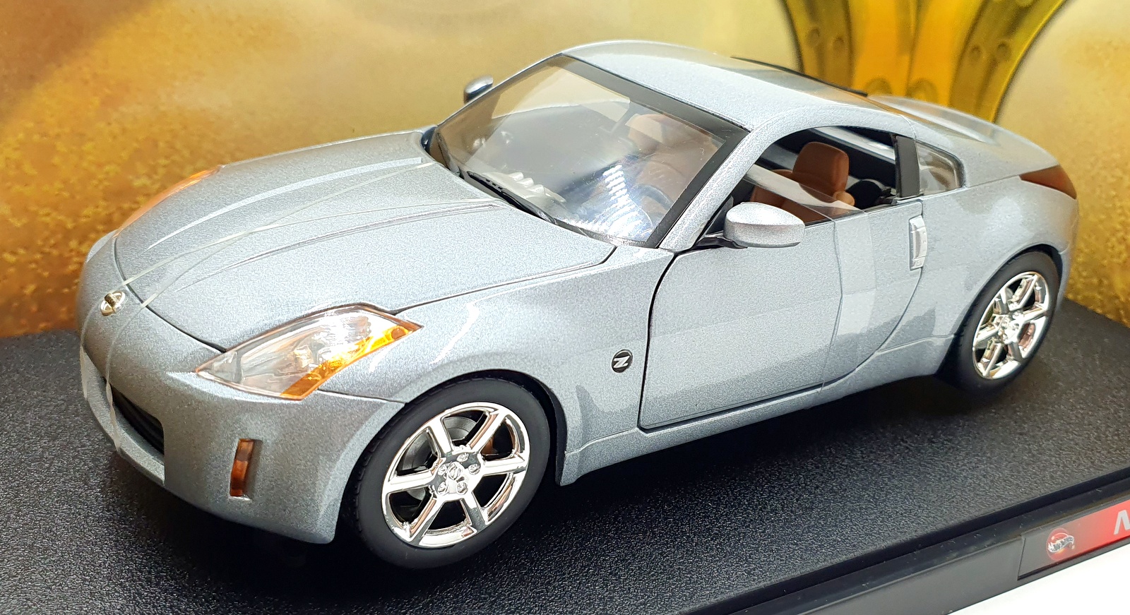 Hot Wheels 1/18 Scale Diecast 56758 - Nissan 350Z - Silver | eBay