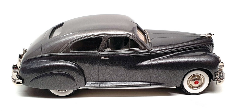 Brooklin 1/43 Scale BRK18C - 1947 Packard Super Clipper - 2-Tone Met Grey