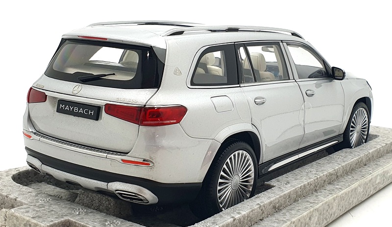 。 Paragon 1/18 Scale PA-98401 - Mercedes-Maybach GLS 600 LHD