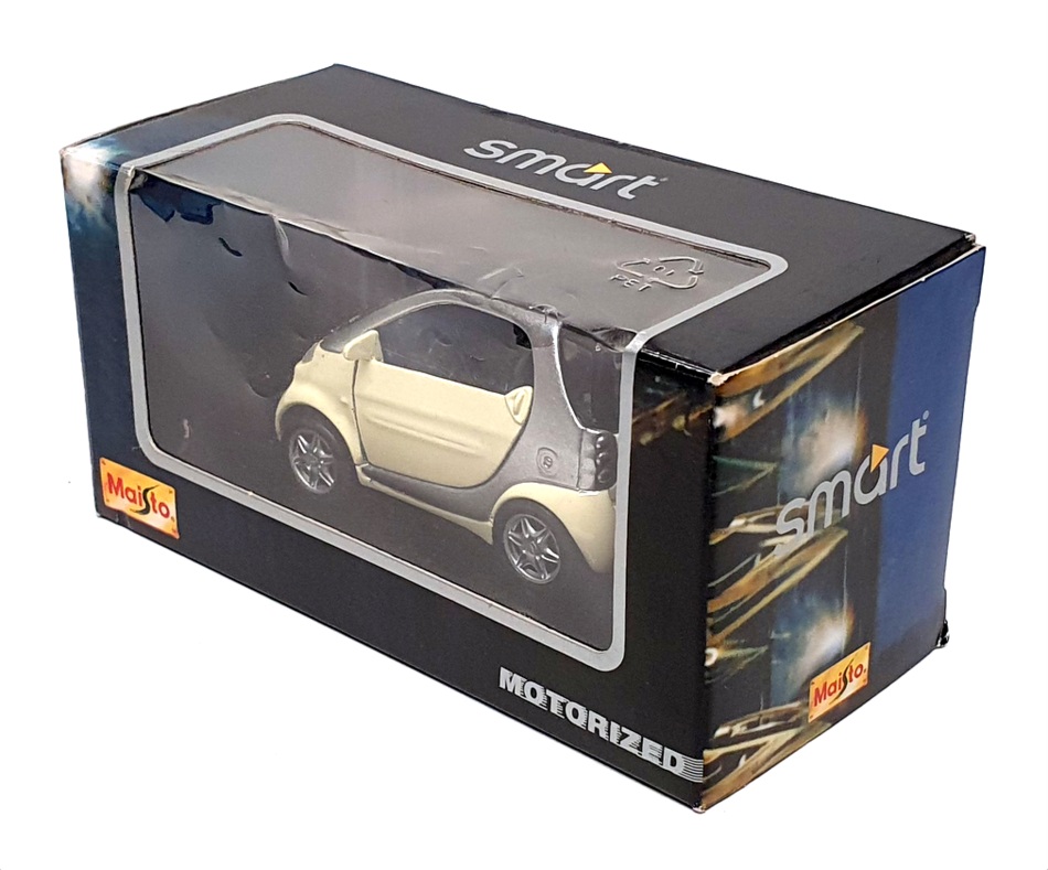 K Maisto 1/33 Scale Diecast 21103 - Smart Coupe Motorized - Cream